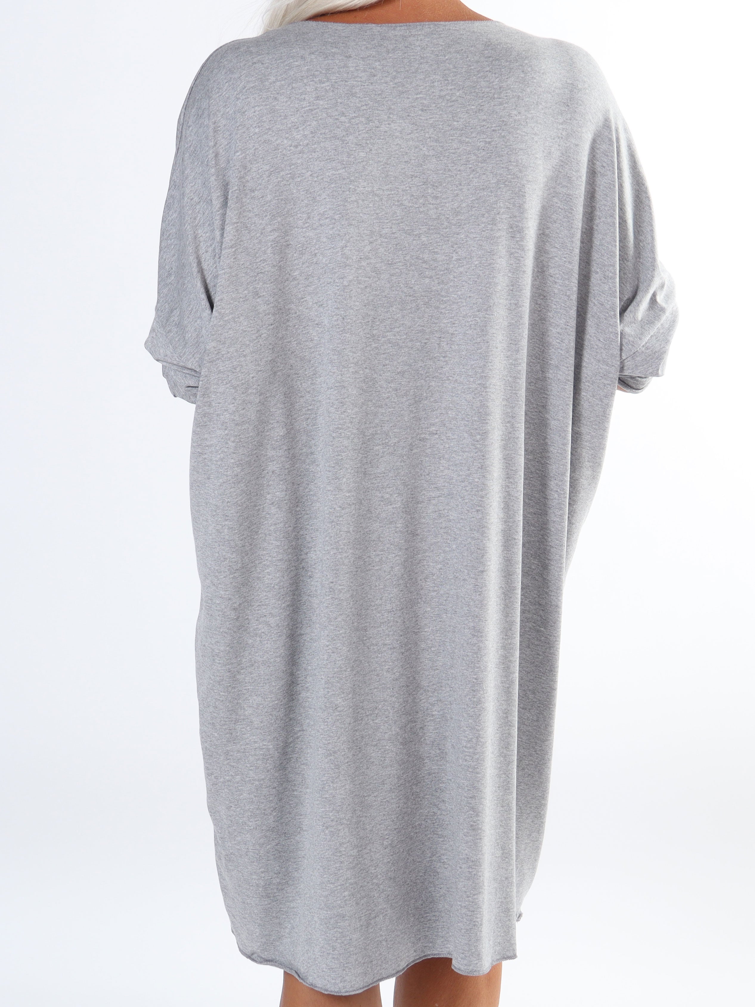 Vogue Long Sleeve - Langærmet plus size kjole i viskose med guld skrift